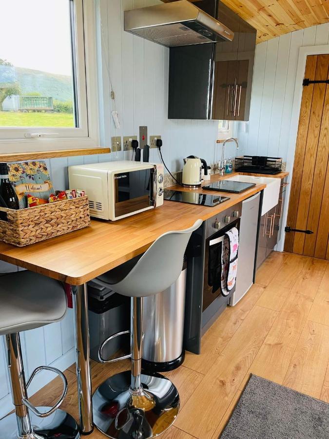 Bespoke Luxury Huts With Hot Tubs. Located In The Black Mountains. Llanveynoe Esterno foto