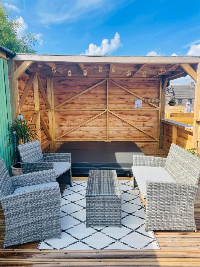 Bespoke Luxury Huts With Hot Tubs. Located In The Black Mountains. Llanveynoe Esterno foto