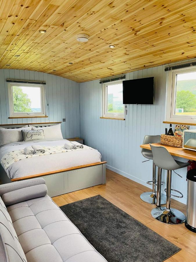 Bespoke Luxury Huts With Hot Tubs. Located In The Black Mountains. Llanveynoe Esterno foto