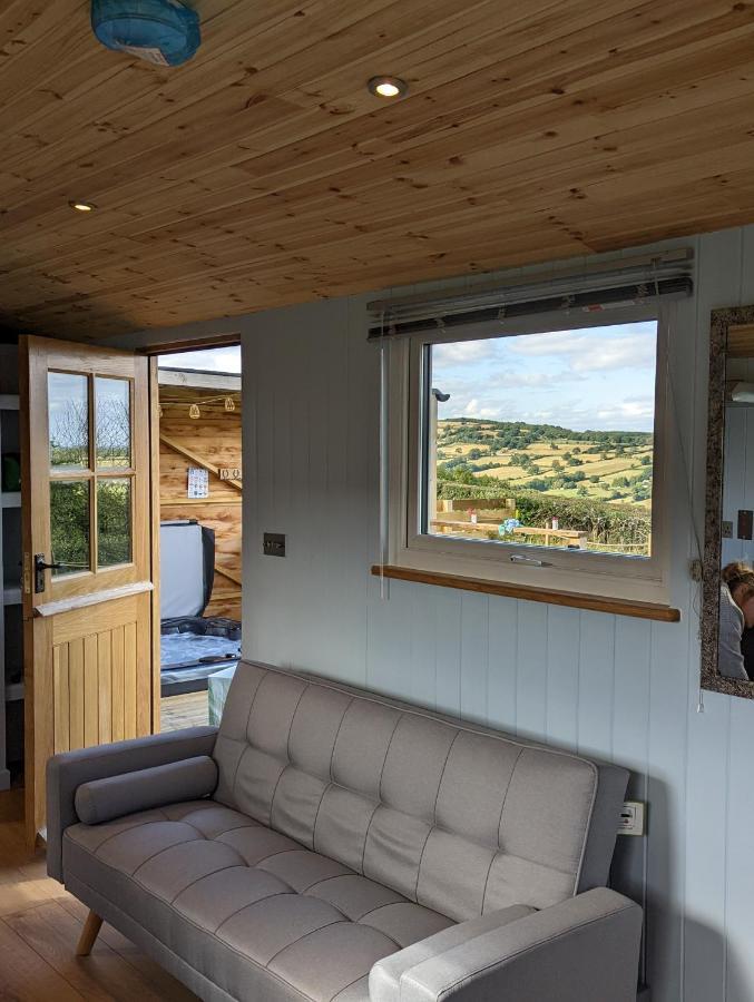 Bespoke Luxury Huts With Hot Tubs. Located In The Black Mountains. Llanveynoe Esterno foto